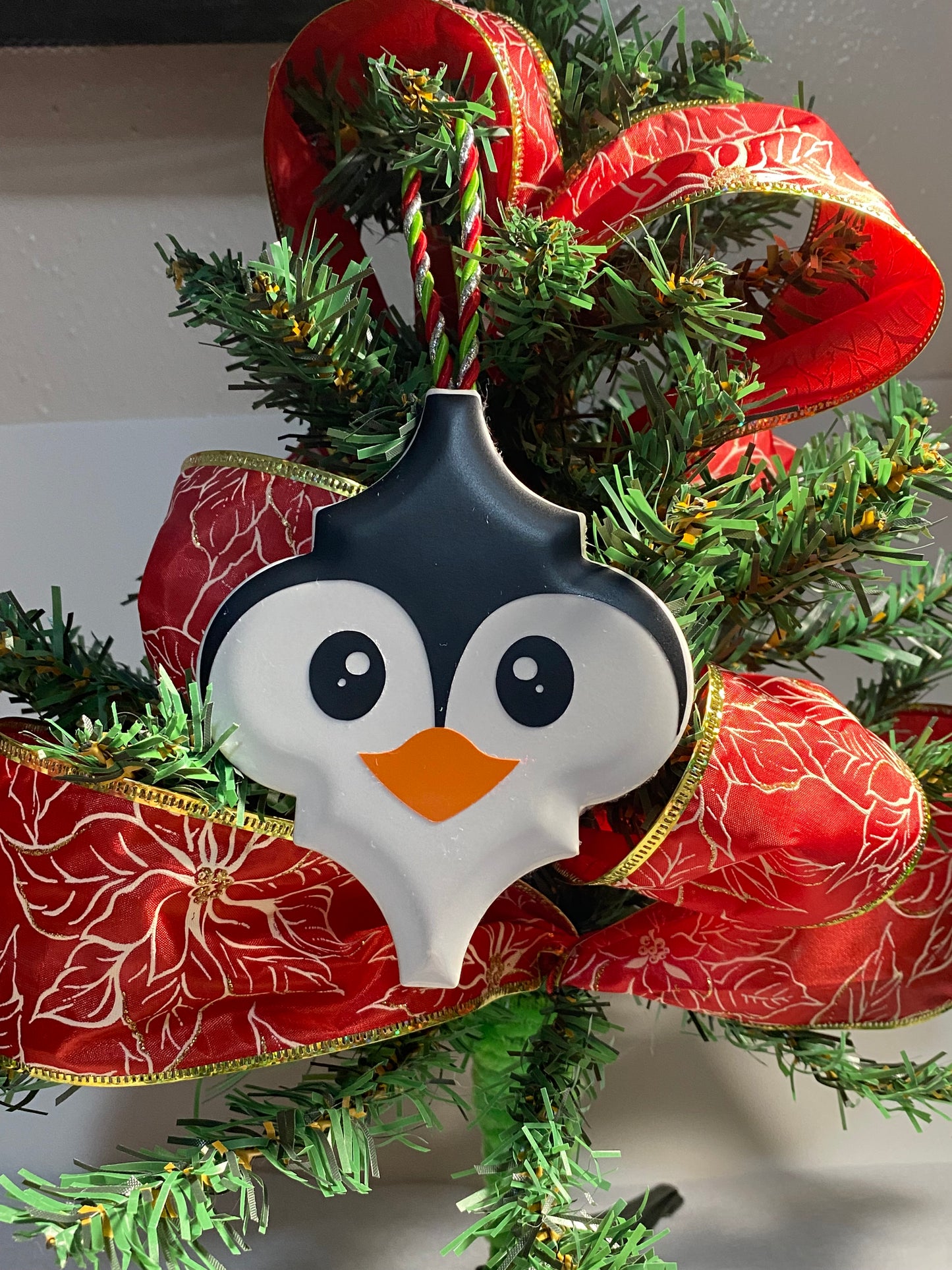 Penguin Arabesque Ornament